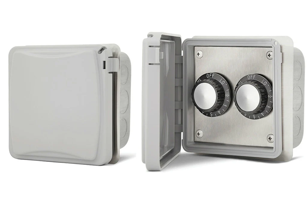 Infratech Input Regulator Dual Flush Mount with Weatherproof Cover
