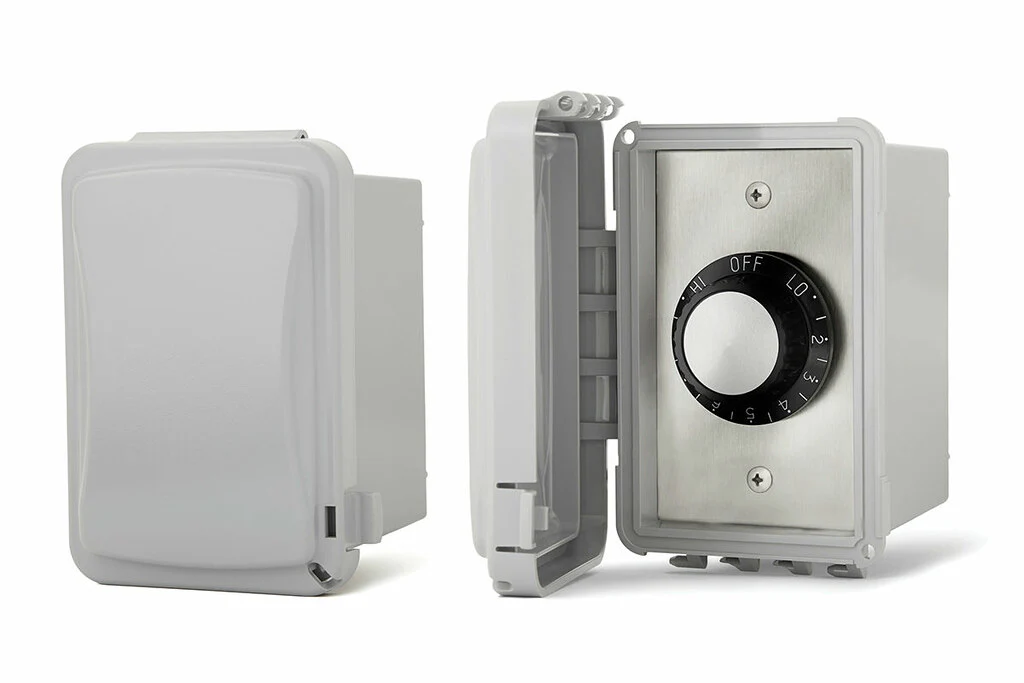 Infratech Input Regulator Single Surface Mount with Weatherproof Cover